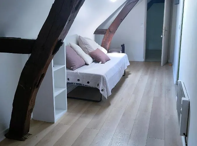 Rêves De Gamins, Proche Du Pôle Européen Et Du Circuit Des 24h